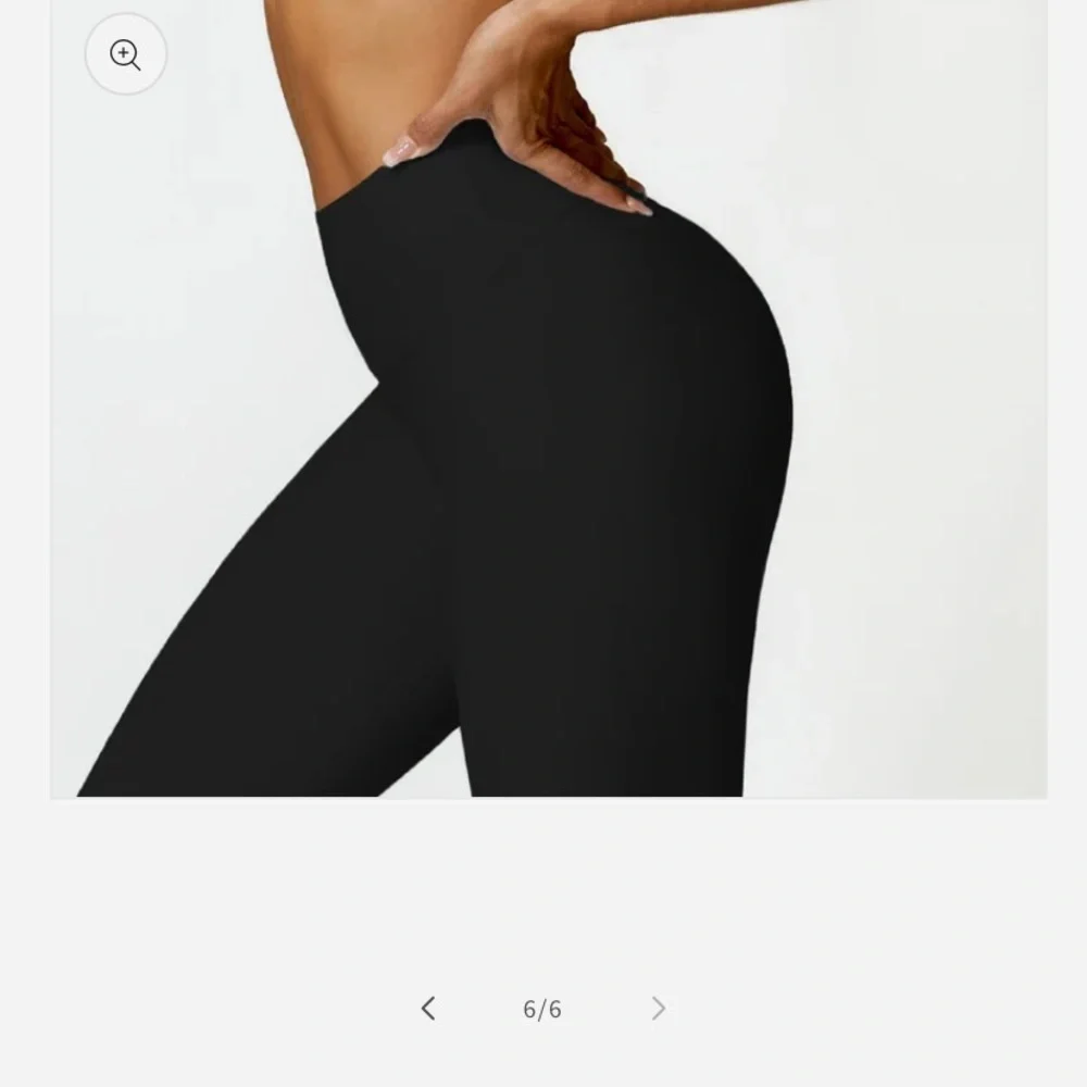 XCEL FITNESS Black V-Waist Scrunch Leggings - Picture 2 of 2